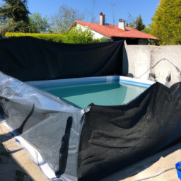 Accessoires et Produits d'Entretien : Astuces et Solutions pour une Piscine Impeccable Vauréal